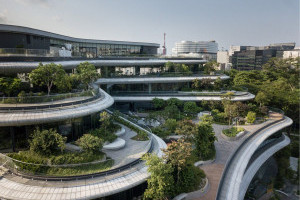 У Сінгапурі збудували офісну будівлю, обрамлену каскадом терас і скверів (ФОТО)