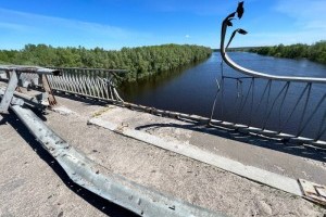 Соединял Чернигов с киевской трассой: разрушенный мост планируют восстановить за 5 месяцев