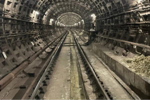 Аварійний тунель метро в Києві: працівники прокуратури продемонстрували ступінь пошкоджень (ФОТО)
