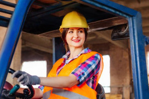 Кількість жінок у будівельній галузі зросла майже вдвічі
