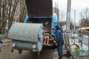Киевлянам подняли тариф на вывоз мусора
