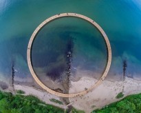 Путешествие в бесконечность: в Дании построили "бесконечный" мост (Фото)