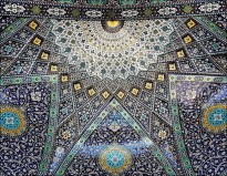 В лабиринте орнаментов и знаков: фантастические  мозаичные потолки иранских мечетей (Фото)