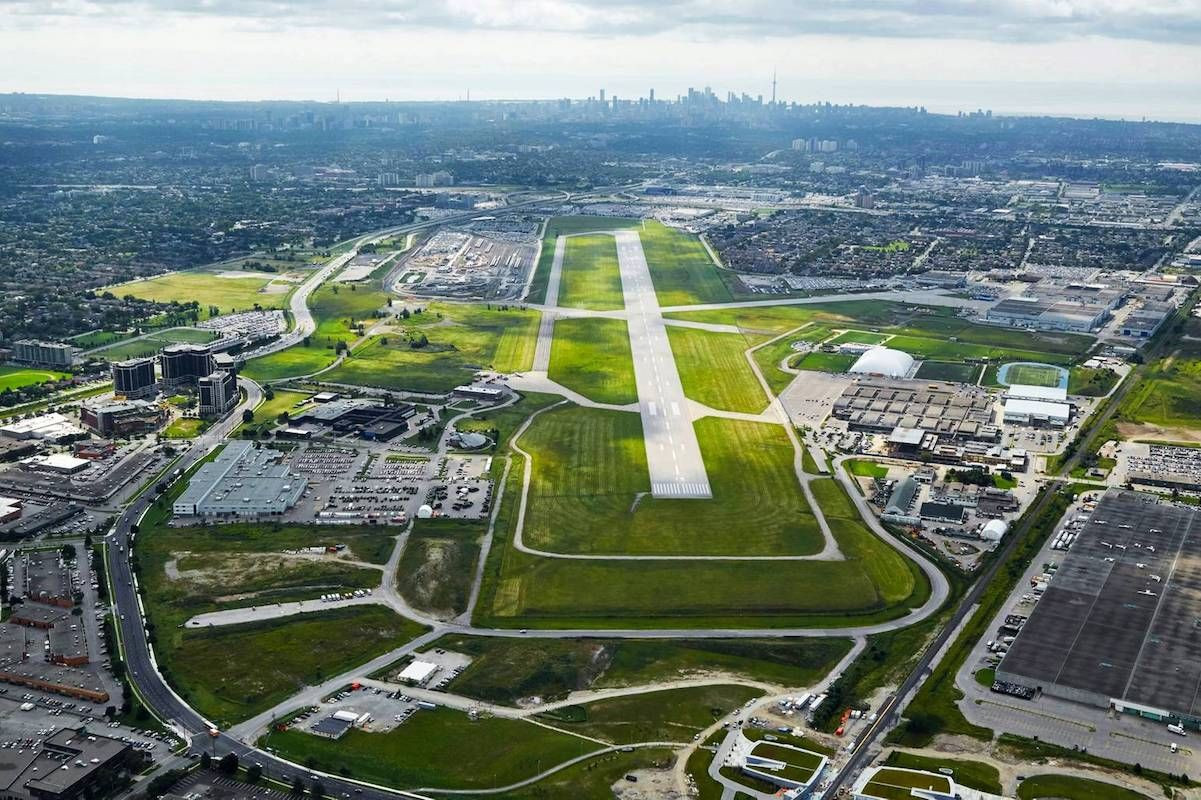 Колишній аеропорт біля Торонто перетворять на нове місто площею 150 га