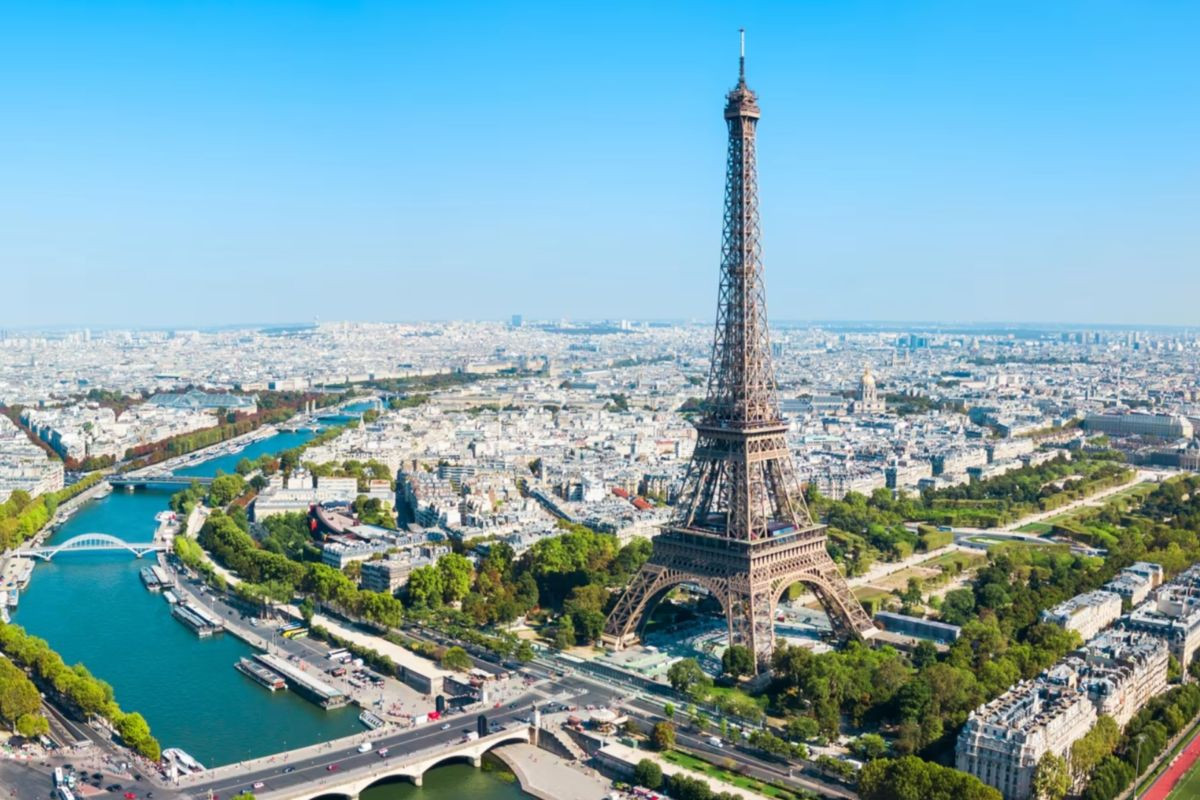 Оригінальний елемент Ейфелевої вежі з 1889 року піде з молотка