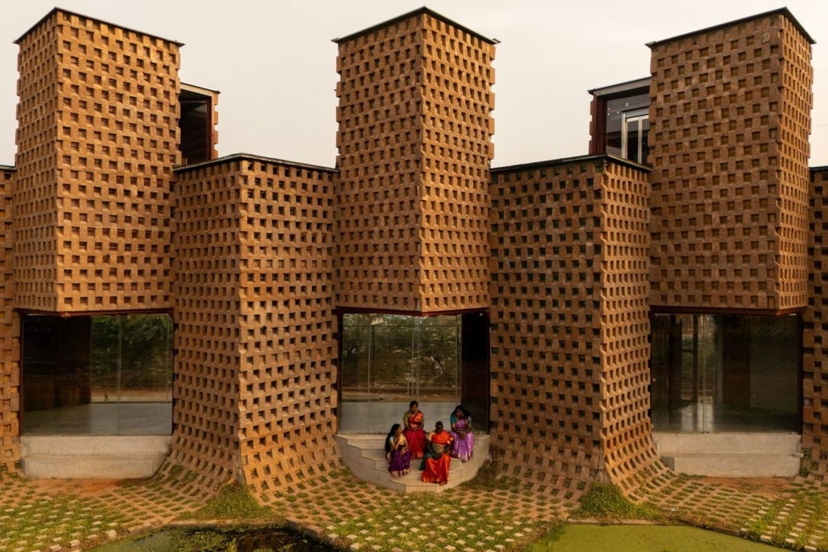 Ресторан з контейнерів і глини: в Індії реалізували незвичний проєкт (ФОТО)