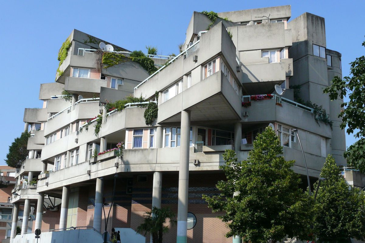 У передмісті Парижа протестують проти реконструкції бруталістського комплексу (ФОТО)