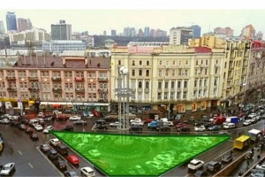 У Києві на Площі Українських Героїв пропонують створити луг