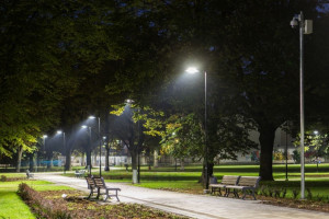 Світло з вулиць і парків перенаправлять до будинків українців