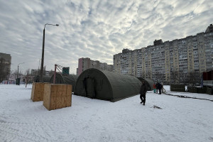 На Троєщині планують рити вигрібні ями для вуличних туалетів у разі проблем з каналізацією
