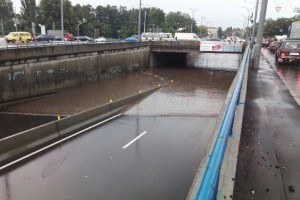 Названо 5 основних причин, чому столиця потопає під час злив