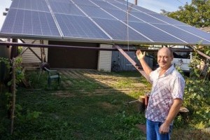 Селянин за два тижні заробив 4 тис. гривень, побудувавши сонячну станцію