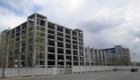 Недостроенное здание Дарницкого вокзала превратится в торговый центр