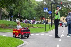 В Києві відкрили оновлений парк "Куренівський" (фото)