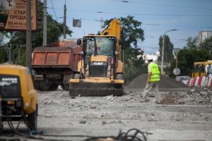 На восстановление дорог Донбасса дадут в полтора раза больше денег