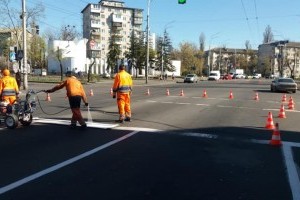 Качественным дорогам быть? Дорожников заставили переделать разметку, которая не выдержала срок гарантии