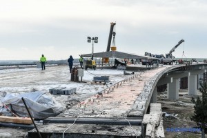 Будівництво запорізького мосту: на мосту через р. Старий Дніпро роботи вийшли на фінальну стадію (ФОТО)