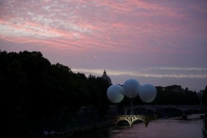 В Риме появился "летающий мост", созданный по проекту Микеланджело Буонаротти (ФОТО)