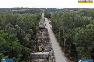 Угрожал безопасности участников дорожного движения: в Полтавской области ремонтируют 200-метровый мост через Псел (ФОТО)