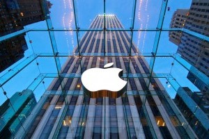 Apple відтермінувала обов’язкове повернення своїх співробітників до офісів