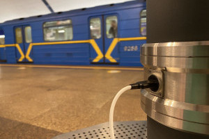 19 станцій київського метрополітену облаштовані точки з USB-зарядками: на яких станціях можна підзарядитись