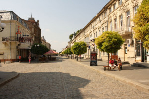 Місто в Румунії підвищило податок для власників занедбаних будинків на 500%