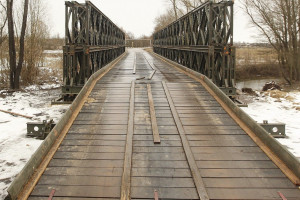 У Чернігівській області змонтували суцільнометалевий модульний міст, який Україні передала Франція (ФОТО)