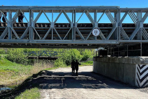 У Харківській області встановили залізничний міст, переданий Британією