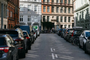 Допоможуть переосмислити місце автомобіля в місті: у Копенгагені створюють парковки виключно для сервісів прокату електрокарів