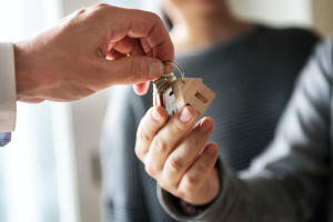 НБУ про стан ринку житла: орендувати стало набагато привабливіше, ніж купувати, іпотеки майже нема