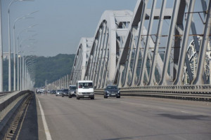 Один з найвідоміших довгобудів столиці: в Києві відкрили Дарницький міст (ФОТО)