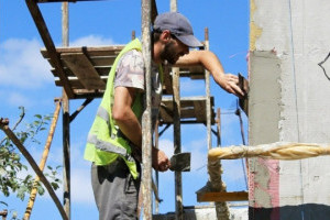 На Херсонщині відновили близько 600 будинків у межах програми «Пліч-о-пліч» 