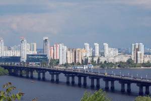 Перебуває в аварійному стані: міст Патона закликають негайно перекрити 