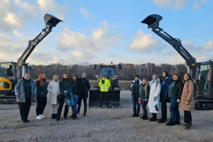 Розпочала навчання перша пілотна група для жінок-водійок екскаватора (ФОТО)