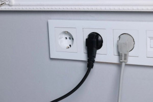 Відсьогодні в Україні змінюються стандарти напруги в електромережі