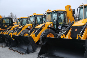 38 одиниць техніки для відновлення: допомога Японії українським громадам