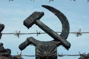 Декоммунизация: в Киеве демонтируют еще 8 памятников