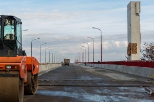 У Дніпрі нарешті відремонтували міст: чекають на відкриття (фото)