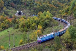 В мае закроют проезд по Бескидскому тоннелю: обновленный график движения поездов