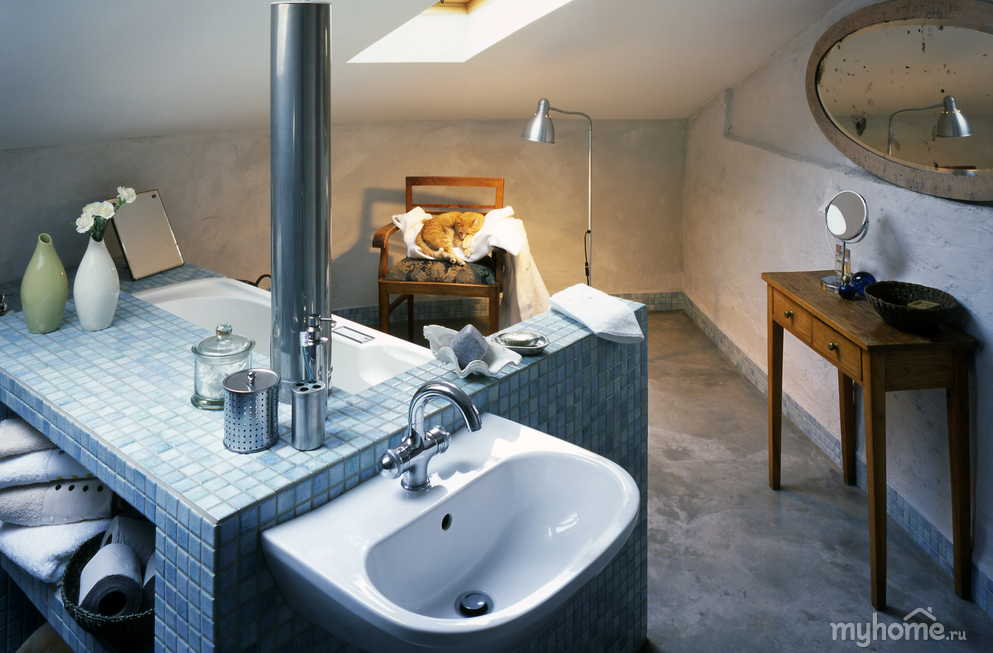 Ванная комната с элементами средиземноморского стиля