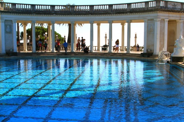Античный бассейн